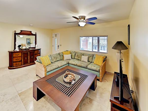 Kailua-Kona 5 Bedroom Vacation Home with Private Hot Tub