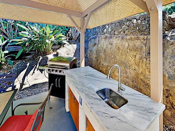 Kailua-Kona 5 Bedroom Vacation Home with Private Hot Tub