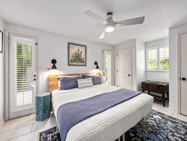 Siesta Key Vacation Rental with Private Pool Near Shell Beach & Village