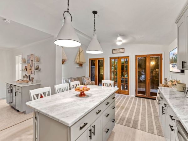 Siesta Key Vacation Rental with Private Pool Near Shell Beach & Village