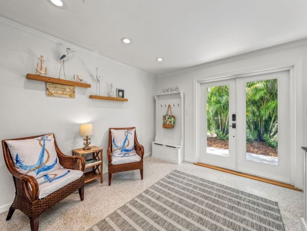 Siesta Key Vacation Rental with Private Pool Near Shell Beach & Village