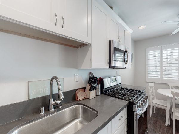 Oceanside Vacation Home Eleven Bedrooms Sleeps 36 Guests