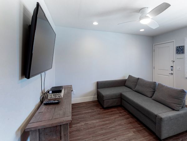 Oceanside Vacation Home Eleven Bedrooms Sleeps 36 Guests