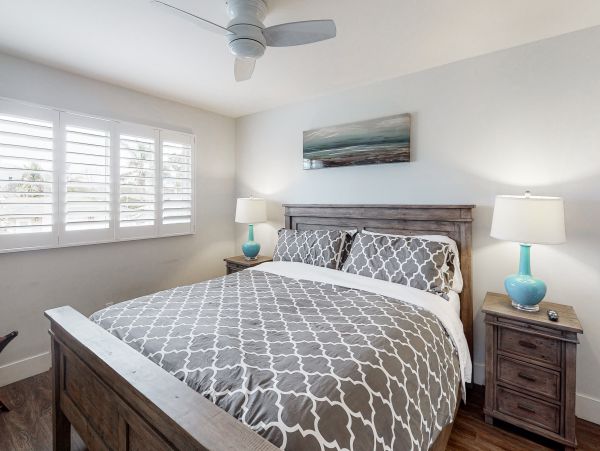Oceanside Vacation Home Eleven Bedrooms Sleeps 36 Guests