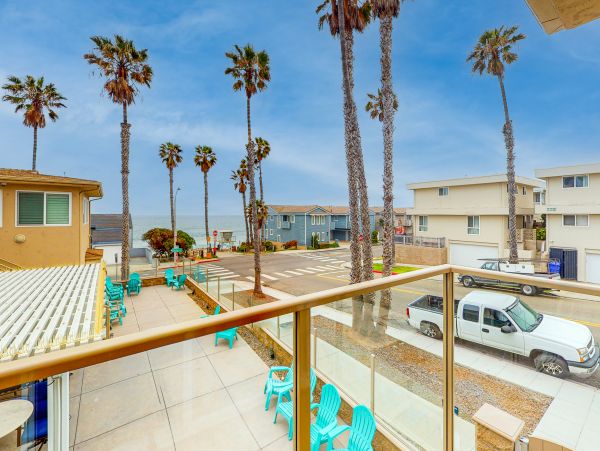 Oceanside Vacation Home Eleven Bedrooms Sleeps 36 Guests