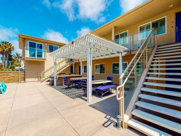 Oceanside Vacation Home Eleven Bedrooms Sleeps 36 Guests