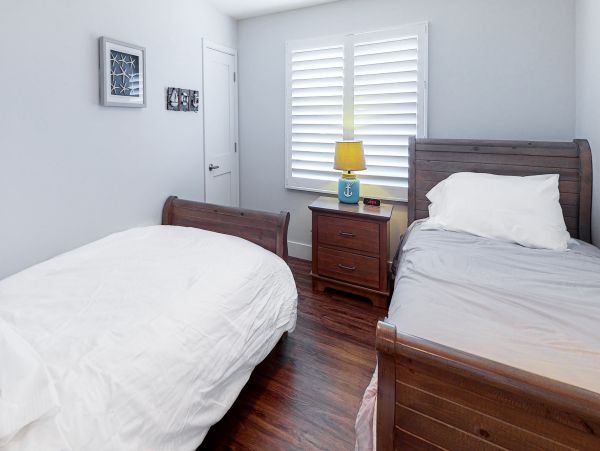 Oceanside Vacation Home Eleven Bedrooms Sleeps 36 Guests