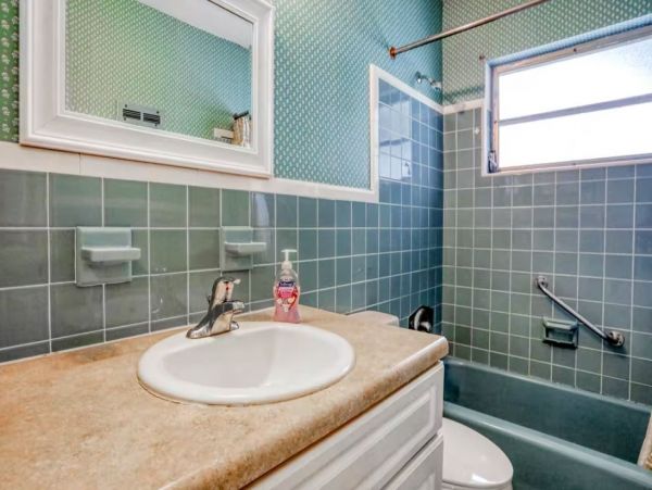 Venice Value Three Bedroom Vacation Rental with Private Pool