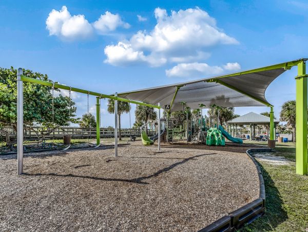 Bayfront Perfect Vacation Getaway with 2 Bedrooms