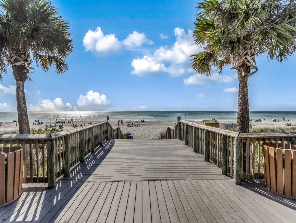 Bayfront Perfect Vacation Getaway with 2 Bedrooms