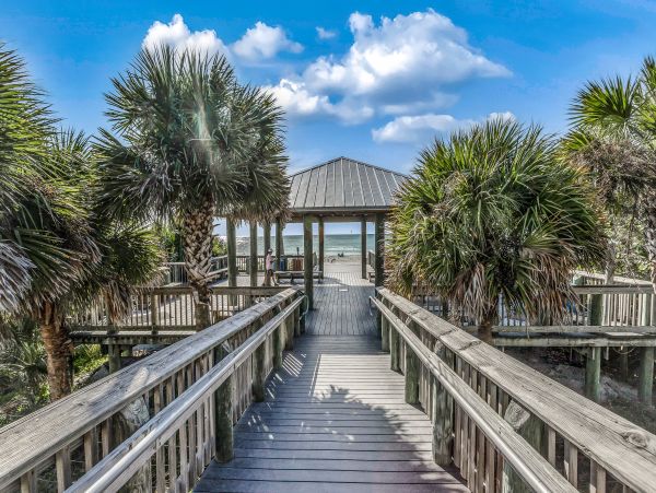 Bayfront Perfect Vacation Getaway with 2 Bedrooms