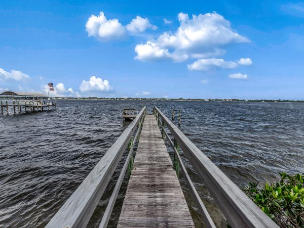 Bayfront Perfect Vacation Getaway with 2 Bedrooms