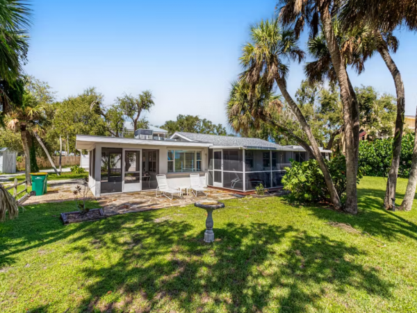 Bayfront Perfect Vacation Getaway with 2 Bedrooms