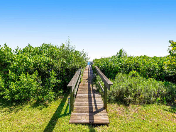Bayfront Perfect Vacation Getaway with 2 Bedrooms