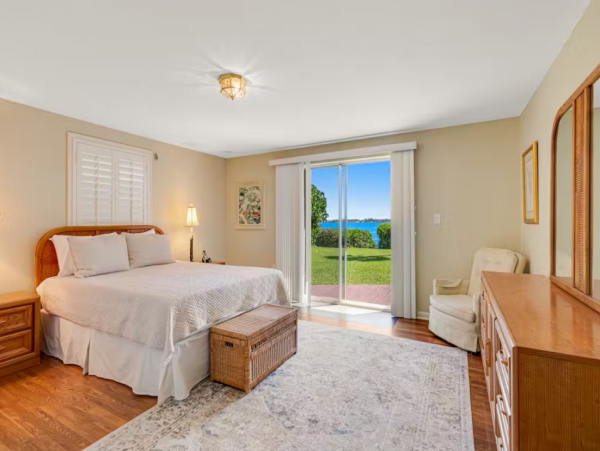 Bayfront Perfect Vacation Getaway with 2 Bedrooms