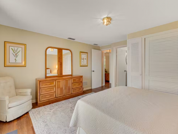 Bayfront Perfect Vacation Getaway with 2 Bedrooms