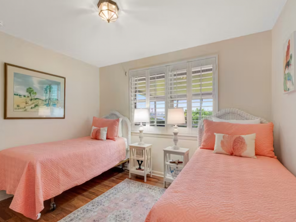 Bayfront Perfect Vacation Getaway with 2 Bedrooms