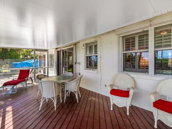 Bayfront Perfect Vacation Getaway with 2 Bedrooms