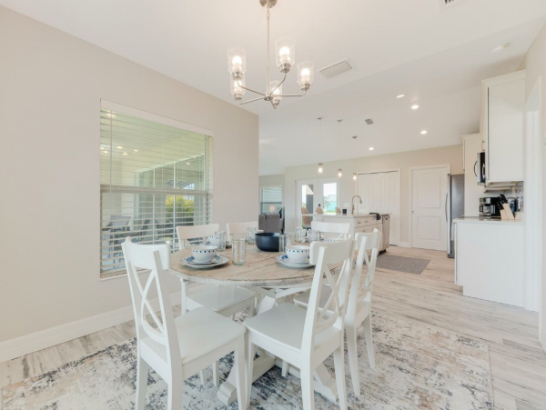 Canal Front 3 Bedroom Vacation Home in Cape Coral Sleeps 7