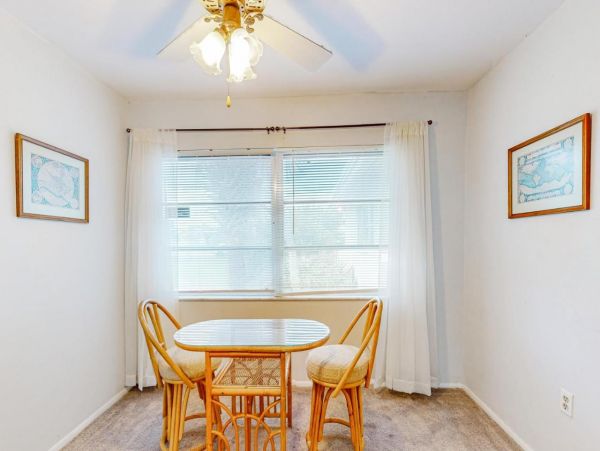 Waterfront Ground-Level Vacation Condo in Englewood