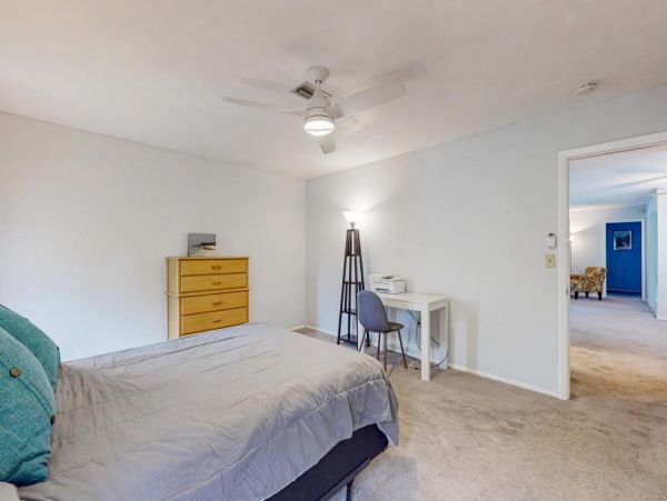Waterfront Ground-Level Vacation Condo in Englewood
