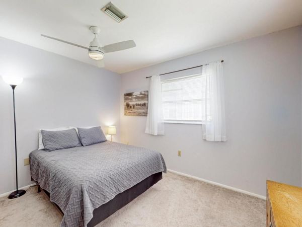 Waterfront Ground-Level Vacation Condo in Englewood
