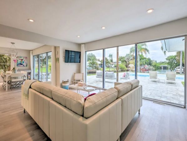 Canal-Front Vacation Rental in Sarasota with Pool & Dock