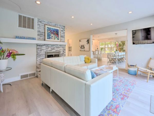 Canal-Front Vacation Rental in Sarasota with Pool & Dock