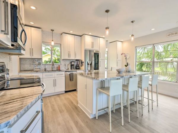 Canal-Front Vacation Rental in Sarasota with Pool & Dock