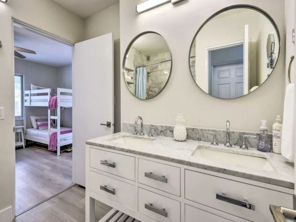 Canal-Front Vacation Rental in Sarasota with Pool & Dock