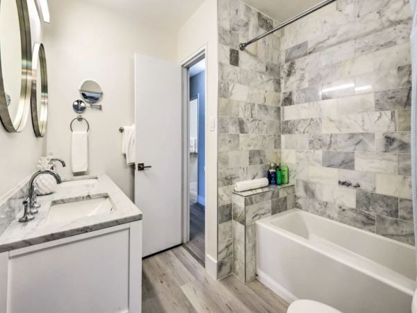 Canal-Front Vacation Rental in Sarasota with Pool & Dock