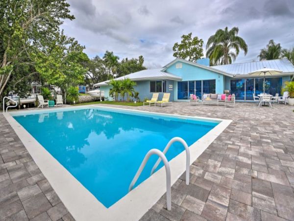 Canal-Front Vacation Rental in Sarasota with Pool & Dock