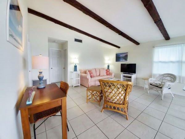 Bonita Springs Home 1009911
