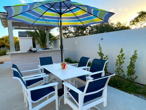 Gated Turks & Caicos Vacation Villa 4 Mis Drive To Beaches