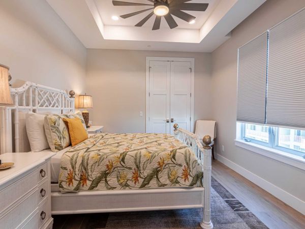 Luxury Condo with Partial Ocean view for 10 guests