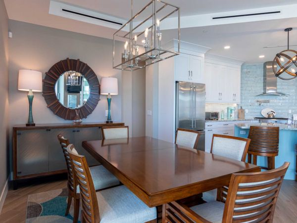 Luxury Condo with Partial Ocean view for 10 guests