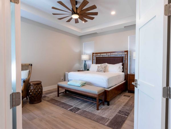 Luxury Condo with Partial Ocean view for 10 guests
