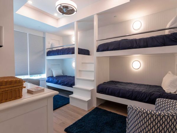 Luxury Condo with Partial Ocean view for 10 guests