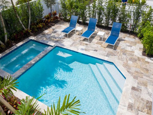 Luxury Condo with Partial Ocean view for 10 guests