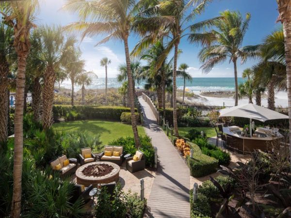 Luxury Condo with Partial Ocean view for 10 guests