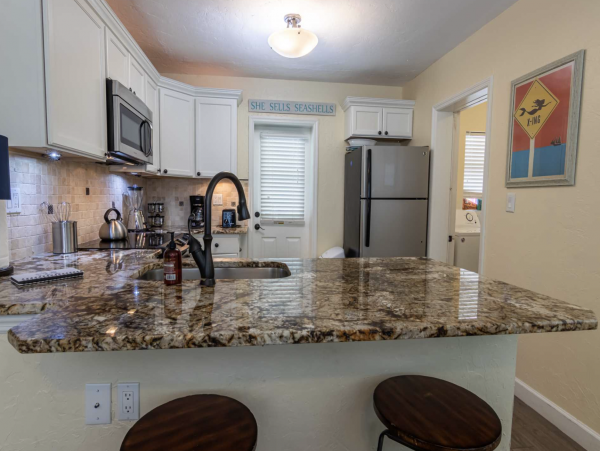 Siesta Key Darling Cottage Walk to Beach