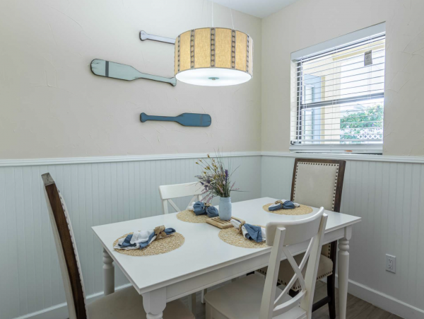 Siesta Key Darling Cottage Walk to Beach