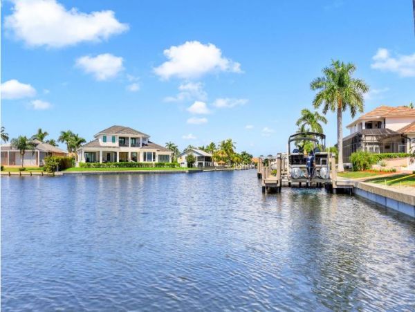 Four Bedroom Home Canal views Sleeps 8