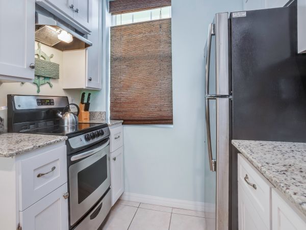 Marco Island Lovely Condo with 2 Bedrooms Sleeps 6
