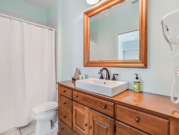Marco Island Lovely Condo with 2 Bedrooms Sleeps 6