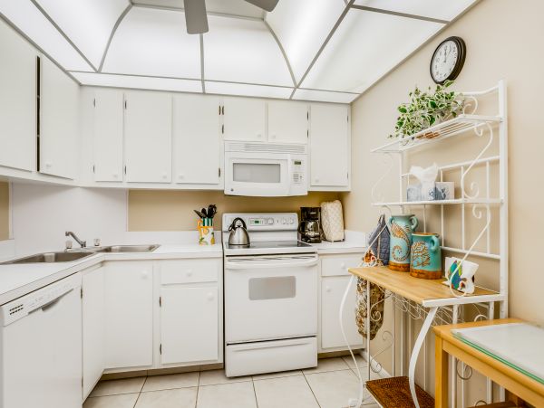 Beautiful Oceanfront Marco Island Condo with Beach Access