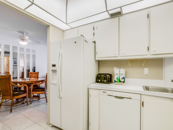 Beautiful Oceanfront Marco Island Condo with Beach Access
