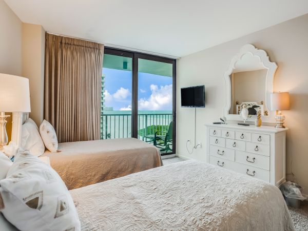 Beautiful Oceanfront Marco Island Condo with Beach Access