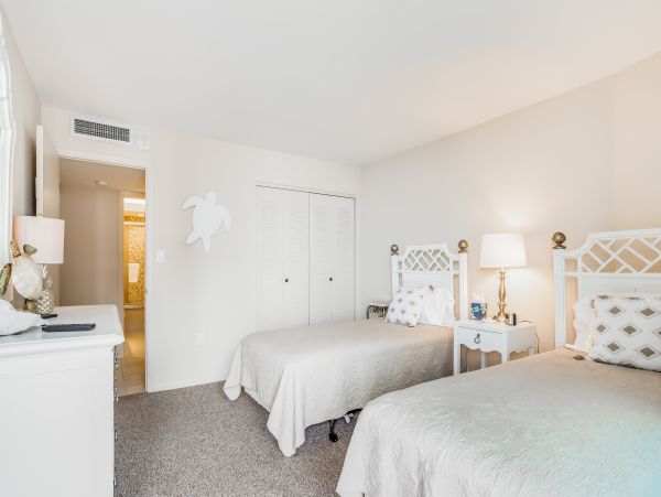 Beautiful Oceanfront Marco Island Condo with Beach Access
