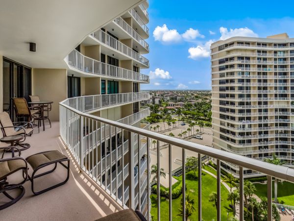 Beautiful Oceanfront Marco Island Condo with Beach Access